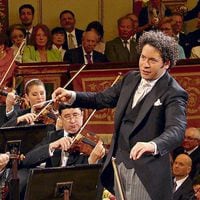 Filarmónica de Viena debuta en Chile con la energía de Dudamel
