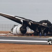 Dentro de un avión en llamas, 367 pasajeros tuvieron minutos para huir: Así es como lo hicieron
