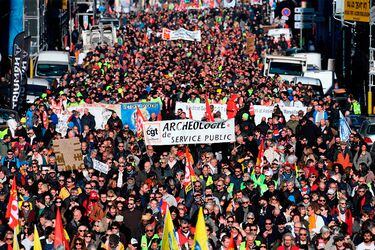 manifestacion--francia-contra-reforma-pensiones
