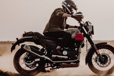 Royal Enfield presenta la Scram 411, una moto para la ciudad y la aventura
