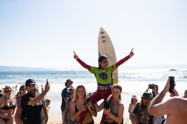Iquiqueña de 13 años sorprende y se corona en la primera fecha del Circuito Nacional de Surf