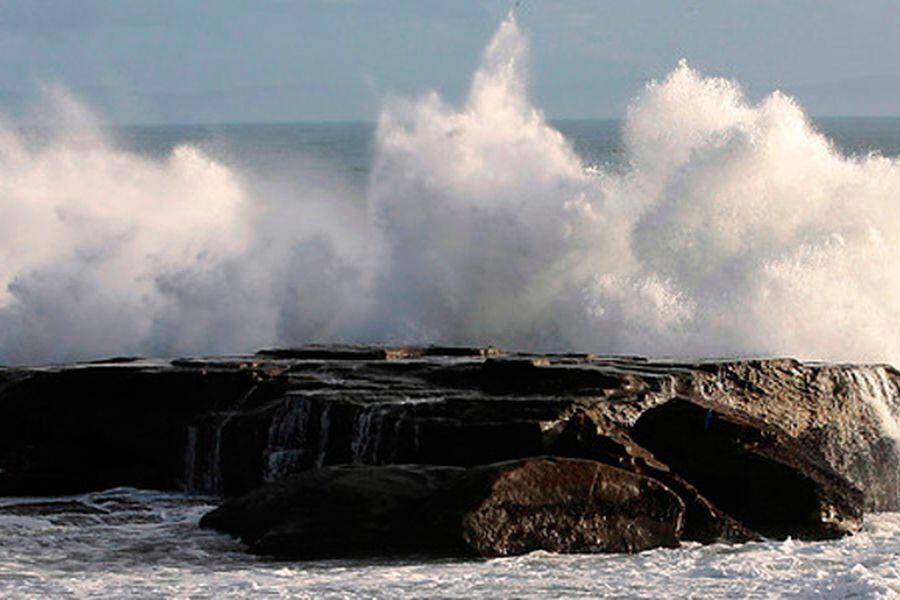 Armada alerta de marejadas de hasta cuatro metros en litoral central y norte del país La Tercera Armada alerta de marejadas de hasta cuatro metros en litoral central y norte del país La Tercera