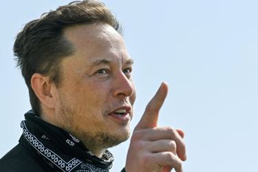 Elon Musk cumple promesa que hizo en Twitter y vende US$ 5.000 millones en acciones de Tesla 