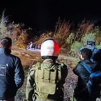 Operativo de rescate tras volcamiento de embarcación con tres personas en el río Biobío