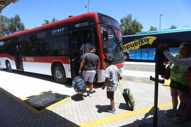 En un mes 55 mil pasajeros han viajado en el recorrido 555 que va desde Pajaritos hasta el aeropuerto de Pudahuel