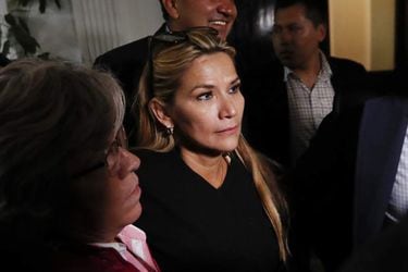 Expresidenta boliviana Jeanine Áñez recusa a dos jueces de tribunal que la condenó a 10 años de cárcel