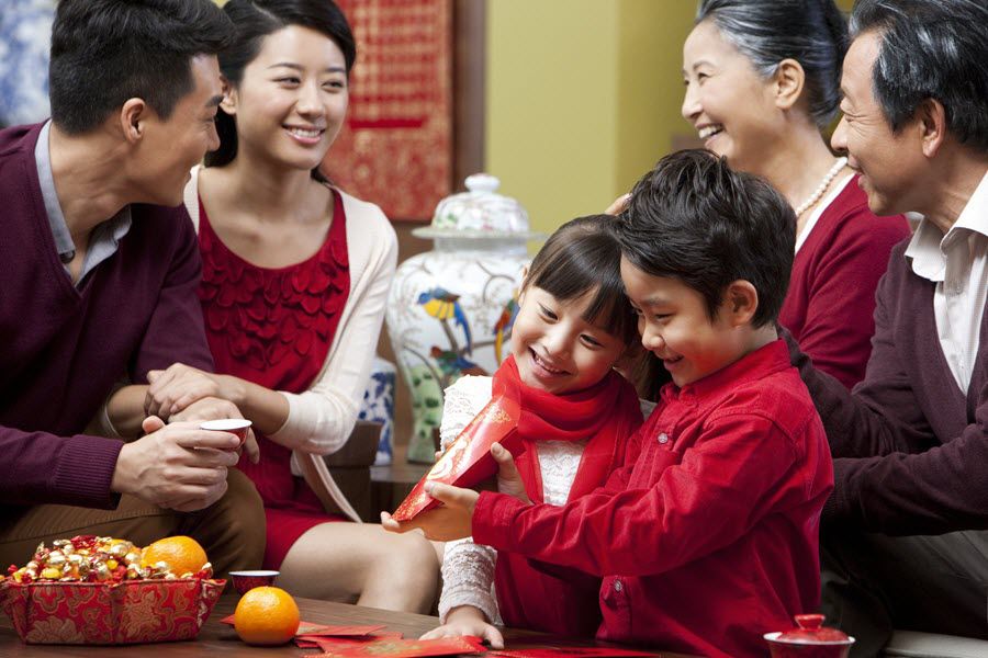 Cómo una familia típica china celebra la Fiesta de Primavera La Tercera