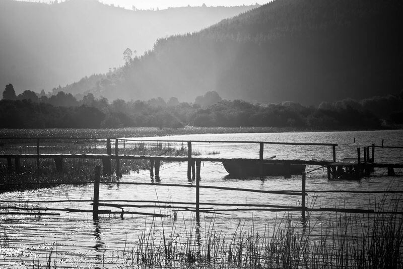 Atardecer en el lago Lanalhue. Fotografía de Tefy fd, recuperada de Wikipedia