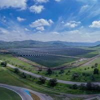 Enel recibe autorización para iniciar operación comercial de parque fotovoltaico El Manzano