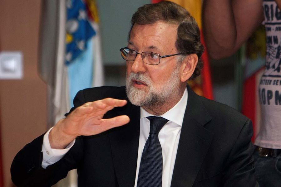 Rajoy preside el minuto de silencio en Vigo por las víctimas de los incendios