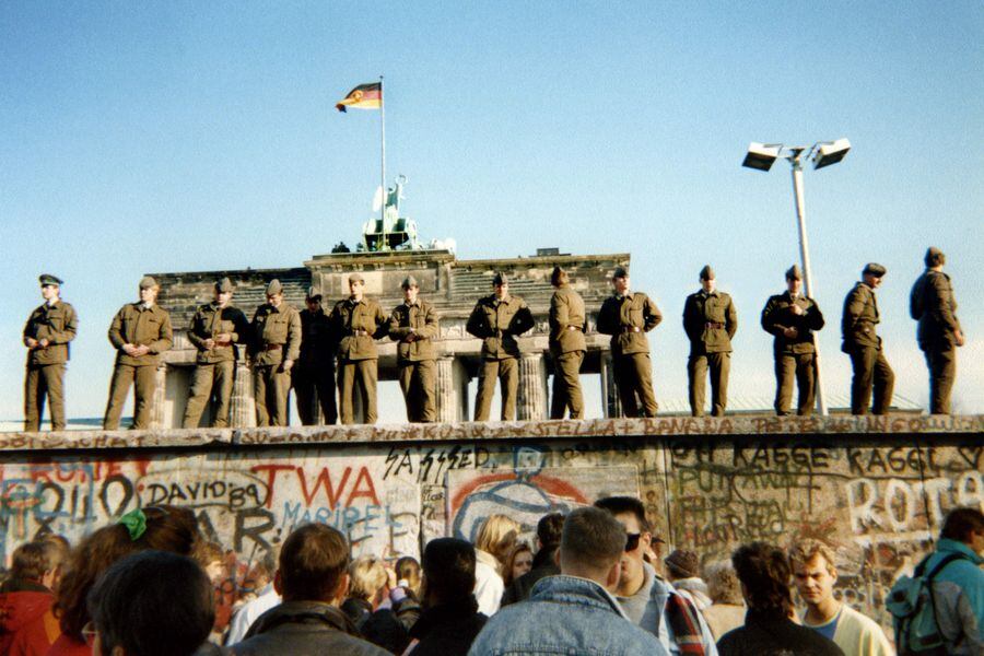 FILES-GERMANY-HISTORY-WALL-30YEARS