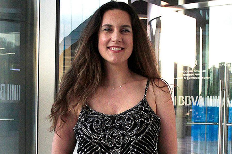 Carolina Echeñique recibe el premio como mujer empresaria 2016
