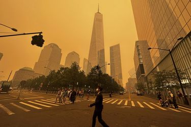 Humo de incendios forestales cubre el cielo en Nueva York y otros estados y genera advertencias sobre la calidad del aire