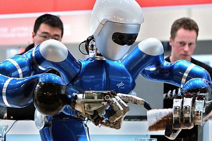 Prueban por primera vez robot con inteligencia artificial desde la