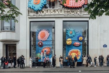 A Louis Vuitton luxury-clothing boutique, operated by LVMH, in Paris. PHOTO: CYRIL MARCILHACY/BLOOMBERG NEWS