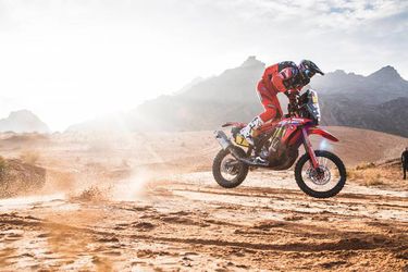 Pablo Quintanilla marcha en el sexto puesto de la clasificación general de las motos en el Dakar 2022.