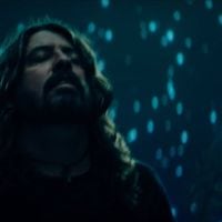 Foo Fighters estrena videoclip "The Sky Is a Neighborhood"