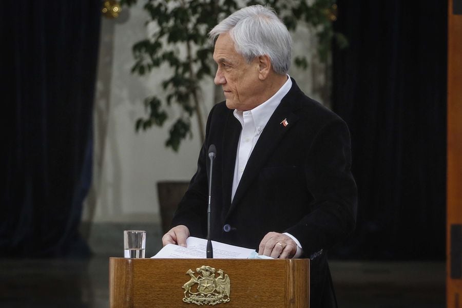 El presidente Sebastián Piñera durante su discurso esta mañana en La Moneda.