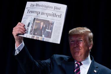 Trump celebra resultado del impeachment en su primera aparición pública tras ser exonerado