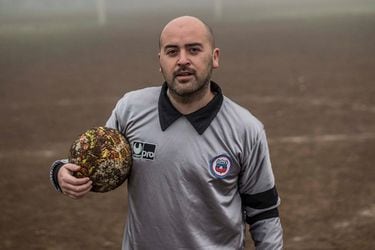 Roberto Meléndez: "Barrio Bravo son los mejores libros de fútbol en Chile"