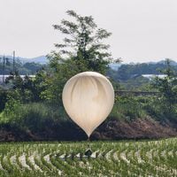 Bombardeo de globos de Kim Jong Un: bolsas de excrementos vuelan hacia Corea del Sur