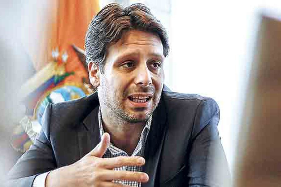 Guillaume Long  (Ministro de Relaciones Exteriores de Ecuador)