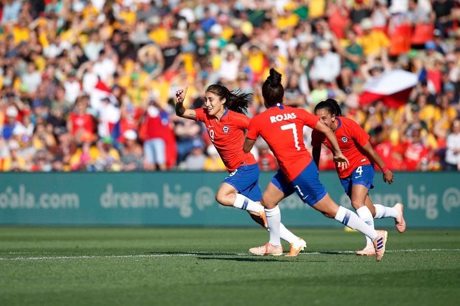 Roja femenina 2