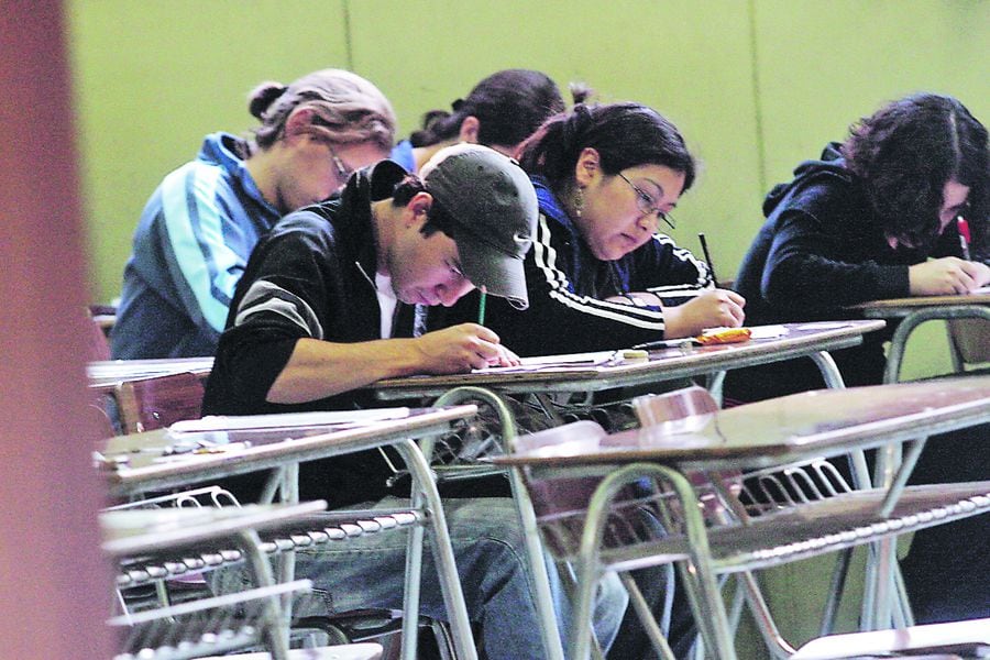 La última PSU tuvo que ser rendida en tres tandas, debido a las protestas de escolares contra el sistema, lo que puso urgencia a los cambios.