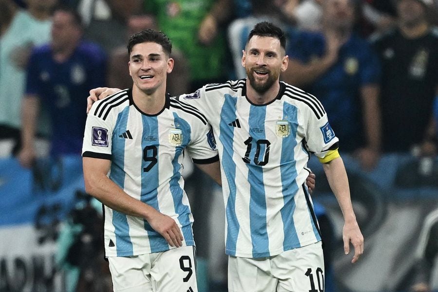 Julián Álvarez, el socio de Messi en la goleada de Argentina ...