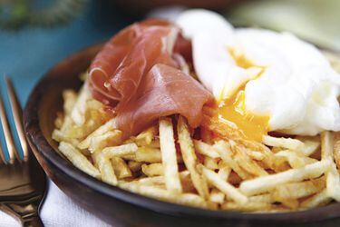 huevo-poché-con-jamón-serrano-y-trufa