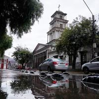 Senapred reporta rutas cortadas, problemas con suministro de agua potable y más de 70 viviendas afectadas tras lluvias en el norte