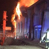 Incendio afecta a sector antiguo del Hospital del Salvador