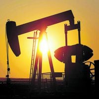 El precio del petróleo toca máximos de varios años por recuperación de la demanda