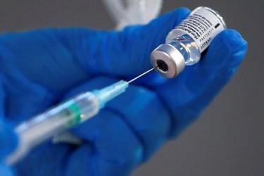 Por primera vez en el mundo, recién nacidos recibirán vacuna para virus sincicial creada por científicos chilenos