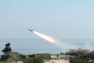 Reino Unido envía a Ucrania nuevos sistemas lanzamisiles de largo alcance para hacer frente a poderío ruso