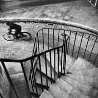 La bicicleta: cómo se hizo una de las fotografías más famosas de Cartier-Bresson
