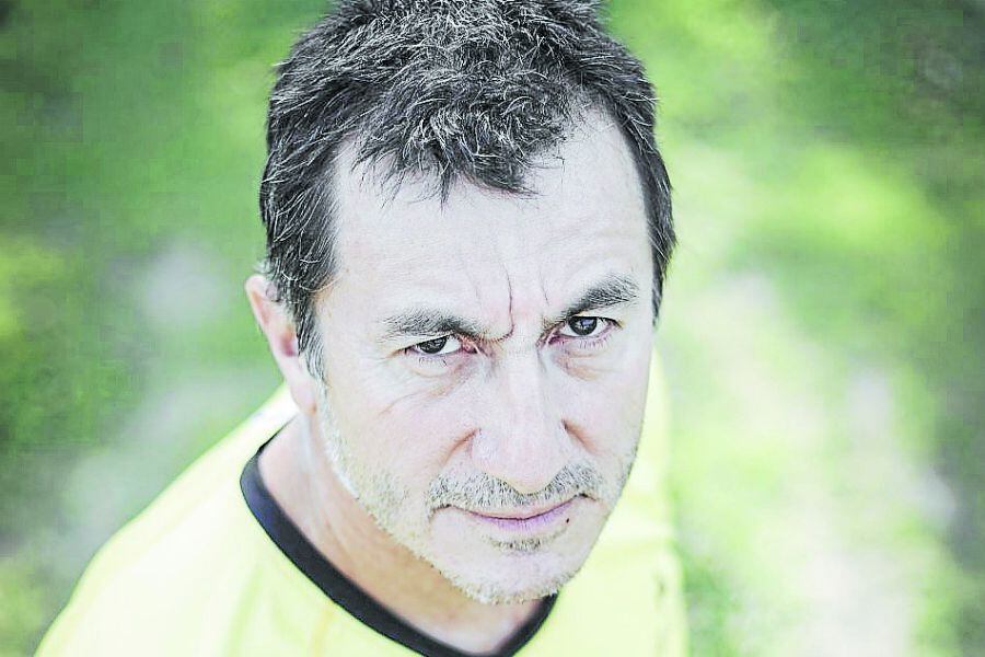 Cristian Bustos retorna junto a los astros La Tercera