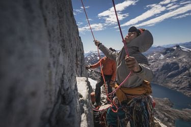 Hito en Magallanes: montañistas chilenos logran la primera cumbre en las torres Grupo La Paz