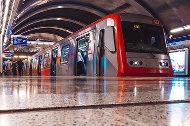 Metro de Santiago informa que Línea 2 solo opera en los tramos Vespucio Norte-Los Héroes y Franklin-La Cisterna