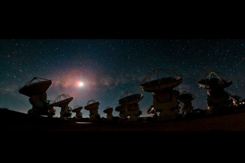 ALMA_and_a_Starry_Nigh (8826874)