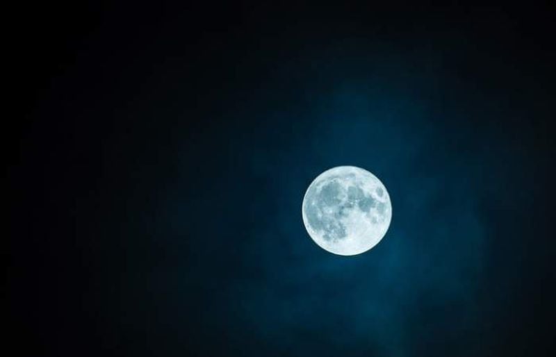 Así fue la última y luminosa "Luna azul" de la década - La Tercera