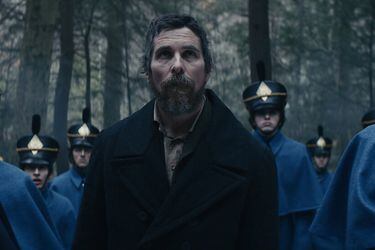 Christian Bale investiga una serie misteriosos asesinatos junto a Edgar Allan Poe en el nuevo tráiler de The Pale Blue Eye