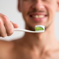 Por qué las pastas dentales whitening realmente no blanquean tus dientes