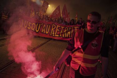 El RIP, la última jugada para contrarrestar vía referéndum la reforma de las pensiones de Macron