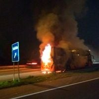 Bus de pasajeros se incendia en la Ruta 68