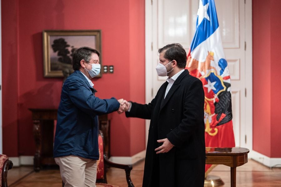 El gobernador de la Región Metropolitana Claudio Orrego fue recibido en La Moneda por el Presidente Gabriel Boric.