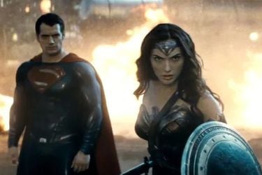Los cameos del Superman de Henry Cavill y la Wonder Woman de Gal Gadot finalmente serían eliminados de la película de The Flash