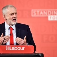 Líder laborista británico carga contra "élites" en su primer acto de campaña