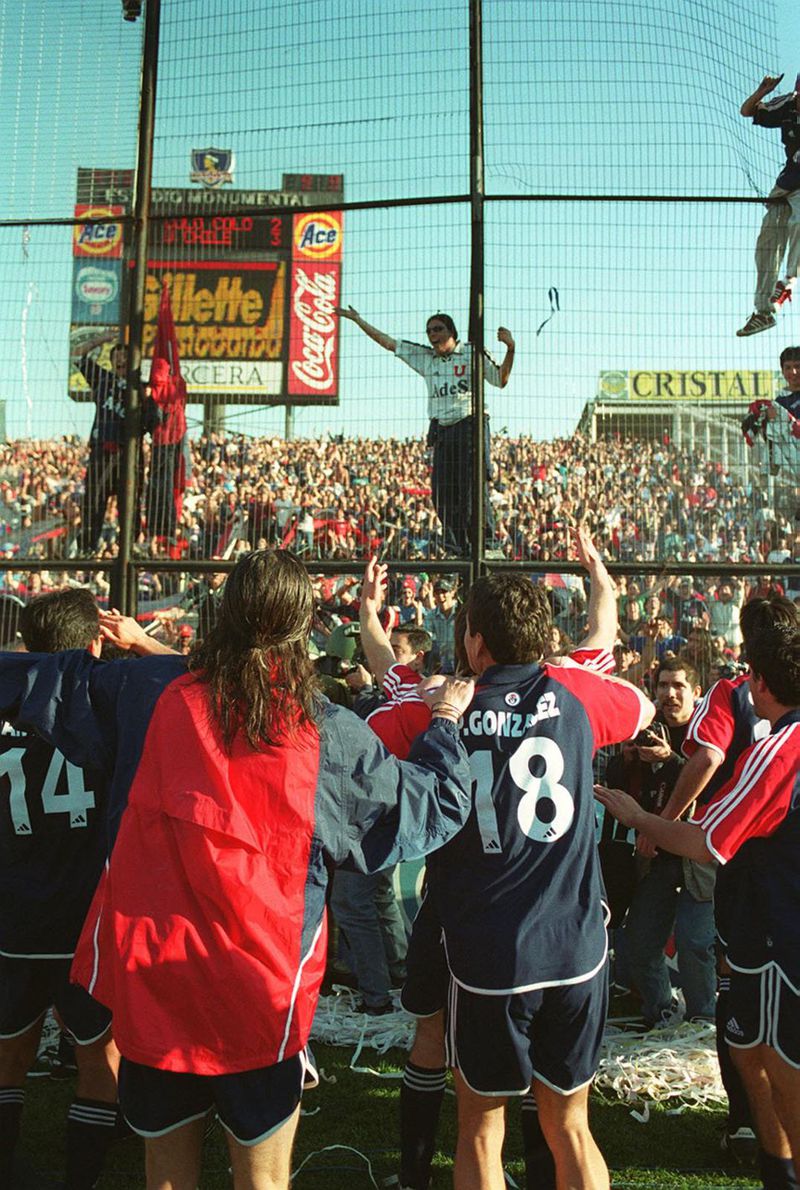 Superclásico: La última vez que la U festejó un triunfo ante Colo Colo en el Monumental fue en la temporada 2001. Foto: Archivo Copesa.