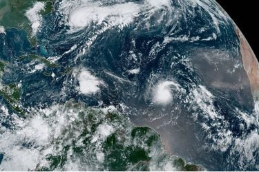 Se forma la tormenta tropical Jerry y huracán Humberto afecta ya a Bermuda